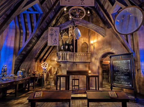 閨蜜團、嗨玩族、辣媽奶爸，北京環球度假區怎樣玩回票價？