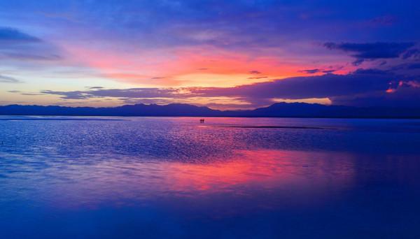 茶卡七月：鹽湖美景惹人醉