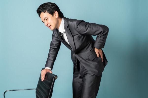 有氧瑜伽 | 五個簡單易學的瑜伽動作舒緩你的腰部疼痛