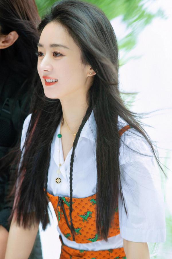 趙麗穎演繹別緻的風，花，雪，月。不一樣的畫面不一樣的氣質