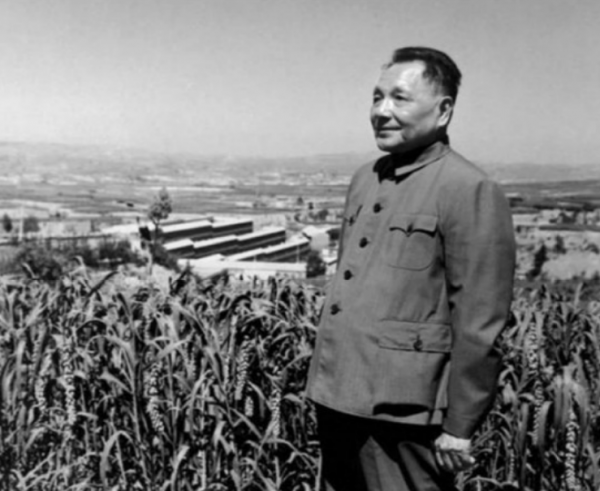 82年杜義德退居二線後，提出要撰寫回憶錄，鄧小平：你不要湊熱鬧