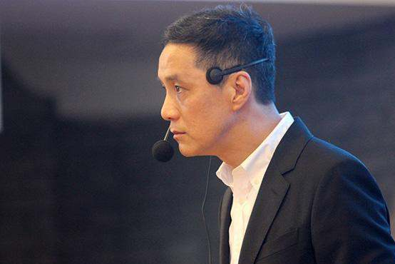 馮遠征跟大8歲妻子結婚後選擇丁克，現如今怎麼樣了？