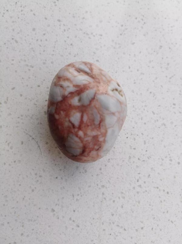 今天打一塊雞血瑪瑙石 今天打一塊雞血瑪瑙石