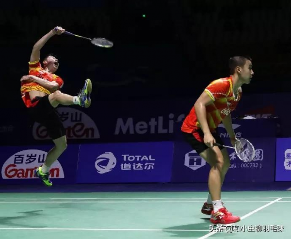 打羽毛球后場進攻真不是要拼盡全力，這樣做效果更好