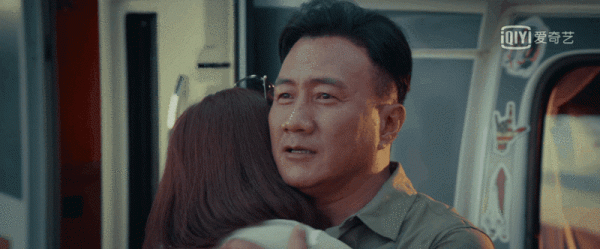 父親一句話讓人淚目?《生活萬歲》的煙火氣令人直呼:代入感太強 父親一句話讓人淚目?《生活萬歲》的煙火氣令人直呼:代入感太強