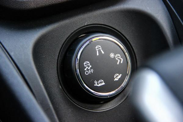 更符合年輕人審美 試駕新款雪鐵龍C3-XR 更符合年輕人審美 試駕新款雪鐵龍C3-XR