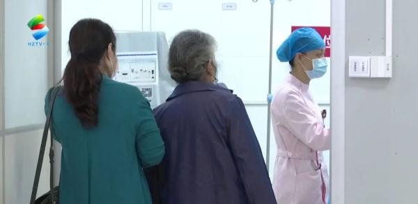 又險又疼!一孕媽走路撞到牆,手裡的魚骨還刺入大腿…… 又險又疼!一孕媽走路撞到牆,手裡的魚骨還刺入大腿……