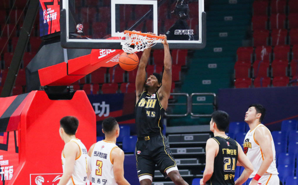 瓊斯砍32分孫銘徽12+12 廣廈大勝深圳豪取4連勝