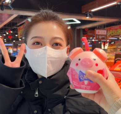 &OpenCurlyDoubleQuote;國民閨女&rdquo;馮琳，從領誦員到衛視春晚主持人，她的進步肉眼可見