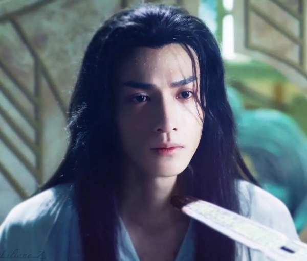 求求男演員不要再披頭散髮了，“黑長直”不是人人都能駕馭的