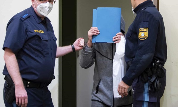 衛報：駭人聽聞 66歲男電工在餐桌上切除8名男子下身器官一人死亡