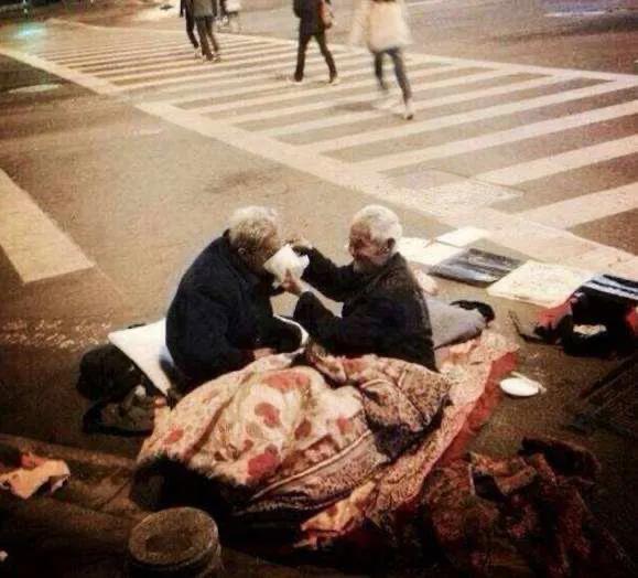 看到第幾張你淚奔了？