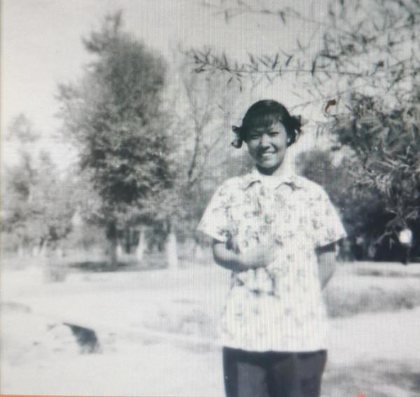 隨八千湘女上天山，為建設可可托海作貢獻