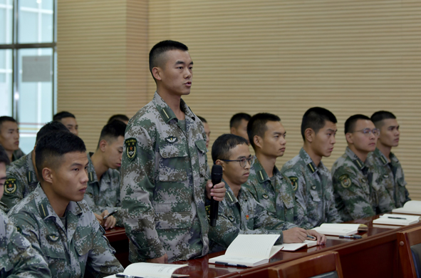 明天打仗的樣子，他們今天這樣塑造