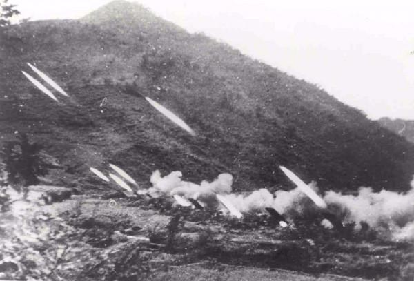 上甘嶺，“喀秋莎”轟平了敵軍正在集結的樹林，屍體裝了15輛卡車