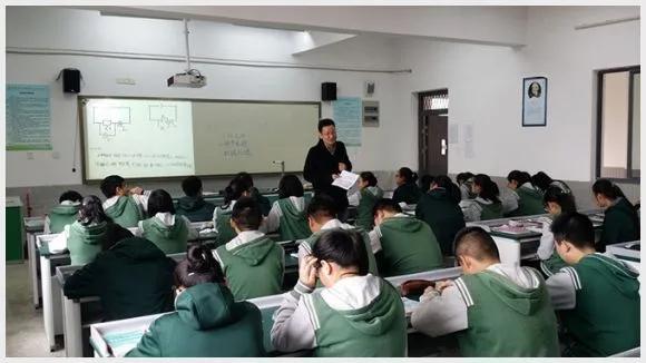 問曾當班主任的岳父：當時幹嘛嚴格管教我？岳父：想培養你做女婿