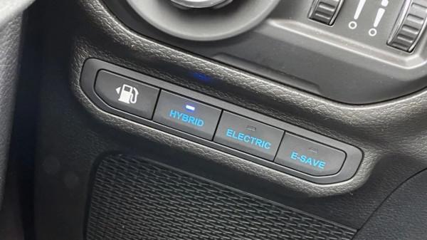 當硬派越野車“觸電”，會帶來一種怎樣的體驗？試駕牧馬人4×e