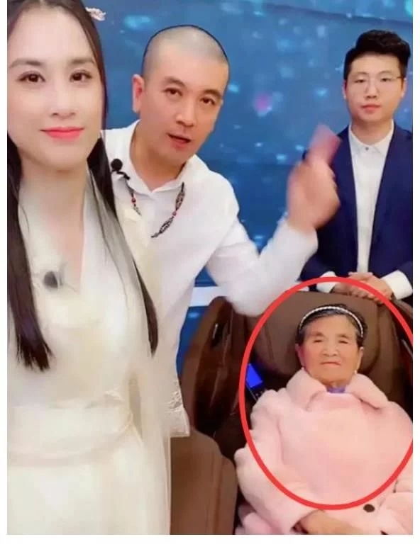 薇婭一夜涼涼,劉濤、李湘、戚薇等6位明星主播,也該警醒了 薇婭一夜涼涼,劉濤、李湘、戚薇等6位明星主播,也該警醒了