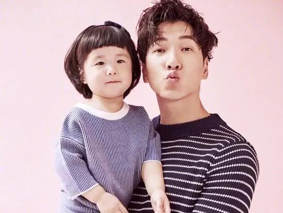 離了個“假婚”的超模張亮，轉型演員失敗後，如今是該找到出路了