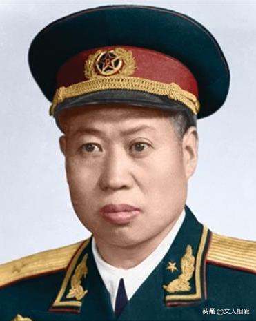 紅軍哥倆突圍，兄衝出成少將，弟被俘回家種田，找他時說安心務農