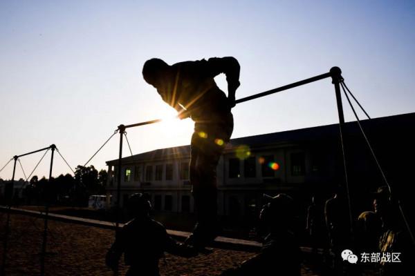 軍官考核，硬核來襲