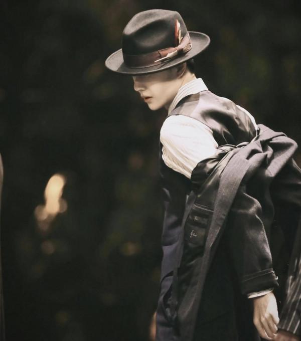 王一博，不動聲色的堅定與自由