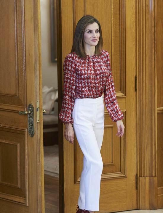 二婚成為最美王后,不是貴婦卻貴氣十足,仙氣美貌連皺紋都迷人 二婚成為最美王后,不是貴婦卻貴氣十足,仙氣美貌連皺紋都迷人