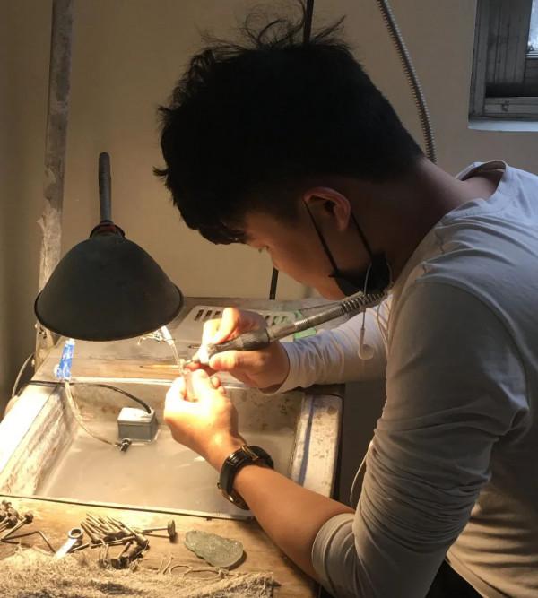 是生命重塑亦是羽化成蝶,玉雕師張林喬佛造像作品 是生命重塑亦是羽化成蝶,玉雕師張林喬佛造像作品