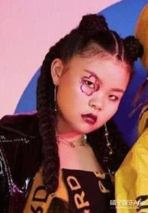 這就是歐美妝魔法嗎?從平平無奇到slay全場,王菊華莎就是鐵證 這就是歐美妝魔法嗎?從平平無奇到slay全場,王菊華莎就是鐵證