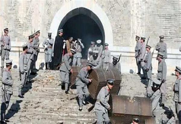 先做土匪，後挖慈禧陵墓的孫殿英，兒子成為了萬人仰仗的大人物