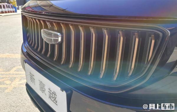 吉利豪越新車型到店實拍,全車黑化,還是1.8T+雙離合 吉利豪越新車型到店實拍,全車黑化,還是1.8T+雙離合