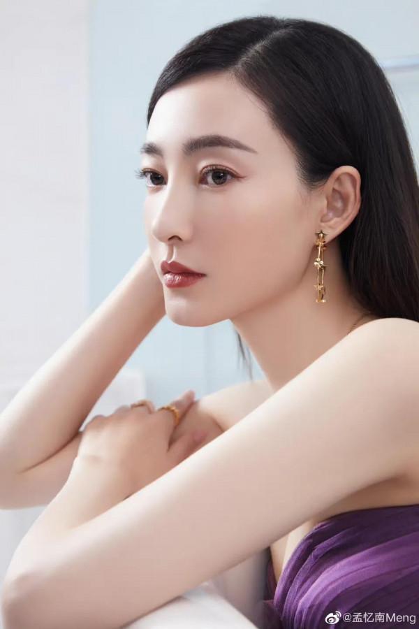 鳳凰網時尚之選：陳數、許佳琪、李若彤、尼坤、袁冰妍、INTO1