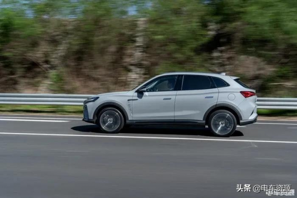 這輛SUV開出了高階轎車的feel？試駕飛凡MARVEL R