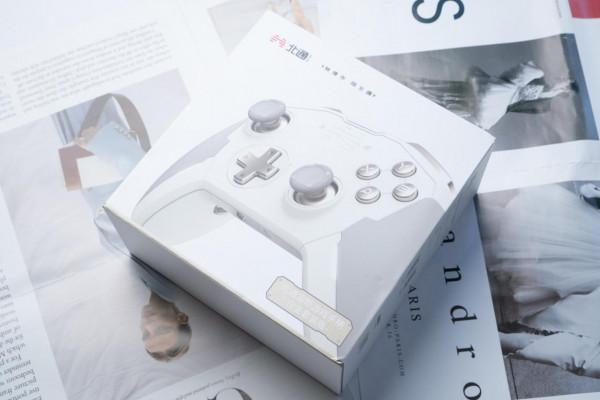 顏值天花板！北通宙斯遊戲手柄白金版體驗