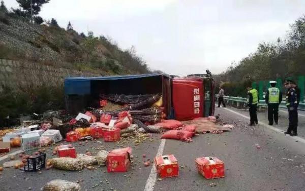 街上的老男孩—小鎮上的少年（周花子）