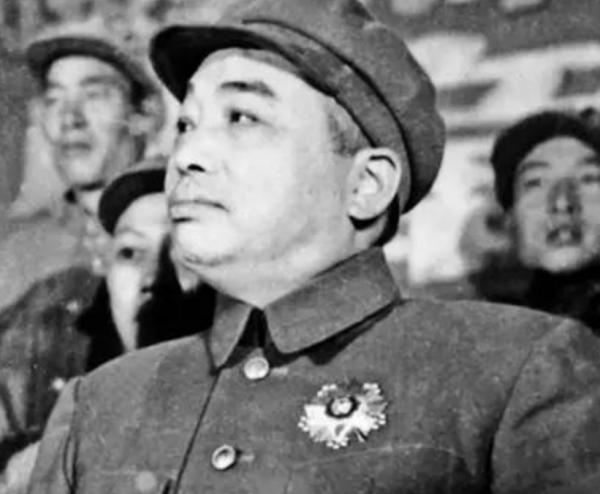 42年警衛開槍自盡，楊奇清下令抓捕其未婚妻，牽出刺殺彭德懷陰謀