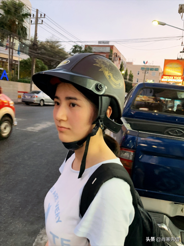 劉喜喜與富豪老公離婚後，離開富人遊戲圈，靠賣棗糕年入30萬