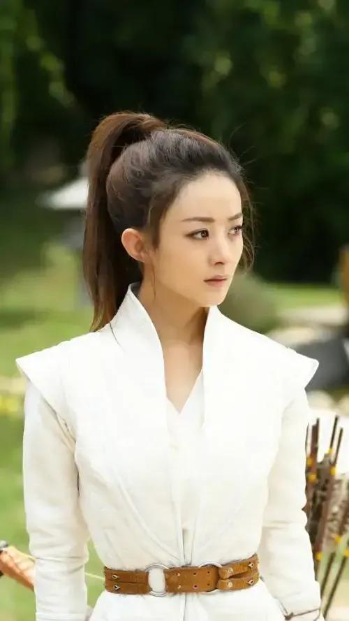 趙麗穎和楊冪的男裝造型,誰更深得你心呢? 趙麗穎和楊冪的男裝造型,誰更深得你心呢?