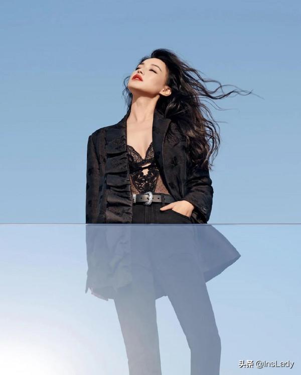 我的社恐女同事，一到年會就變名媛了？