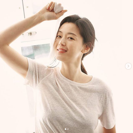 女神全智賢迴歸曬「川字肌」美炸！完全不敢相信她已經40歲