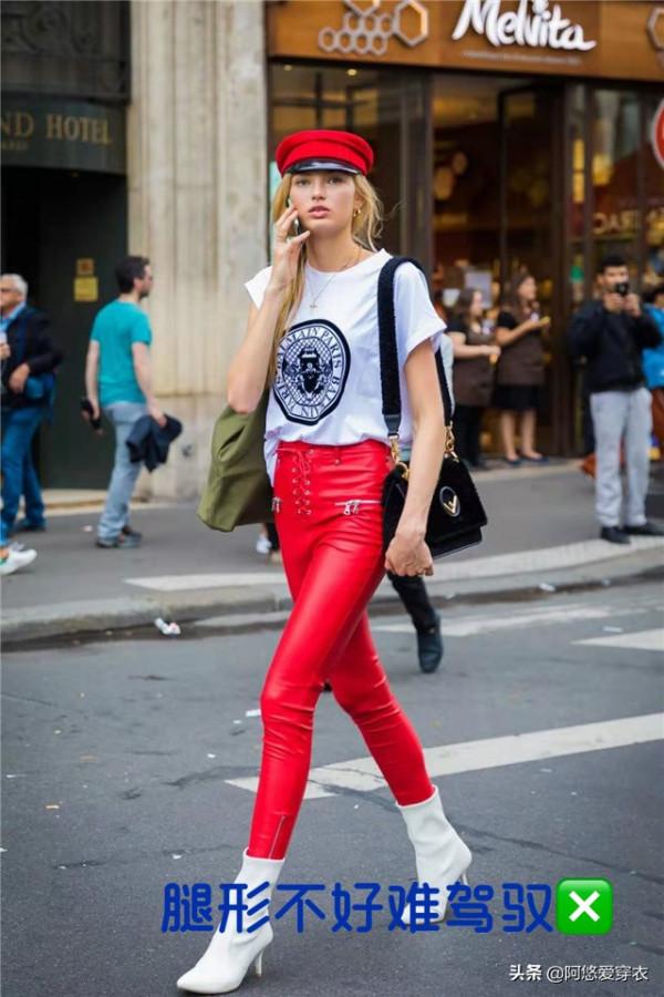 今年褲子流行“穿寬不穿緊”，穿著舒適又顯瘦，腿粗+胯寬的福音