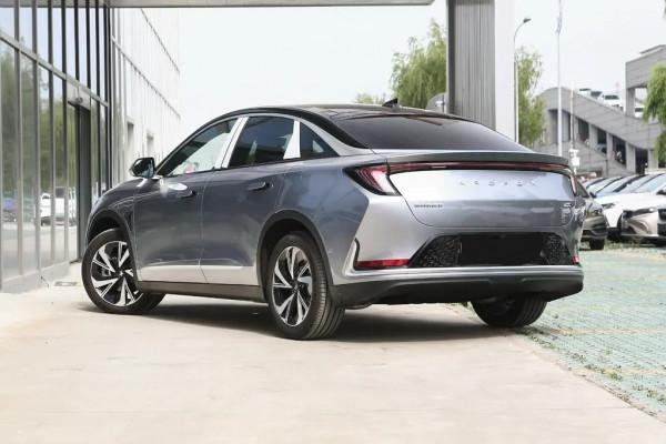 國產電車:極狐阿爾法S,續航可達708公里,顏值與實力並存 國產電車:極狐阿爾法S,續航可達708公里,顏值與實力並存