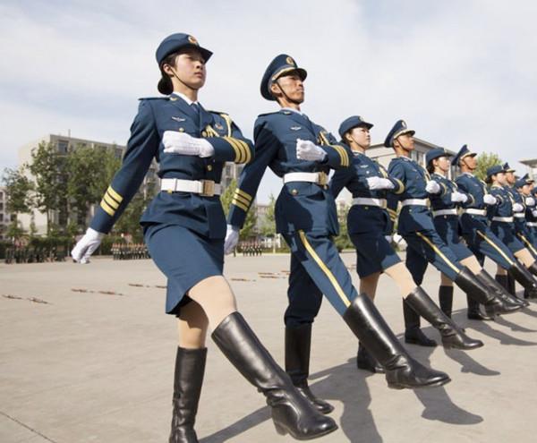 儀仗女兵隊長程誠:6小時軍姿,8斤負重訓練,不愧是鐵娘子軍 儀仗女兵隊長程誠:6小時軍姿,8斤負重訓練,不愧是鐵娘子軍