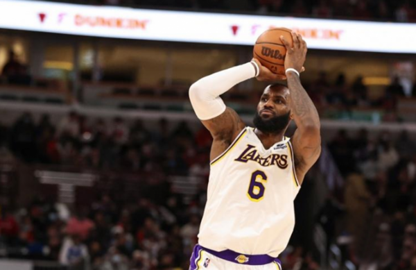 NBA歷史首人！詹姆斯達成3萬分+9千個籃板+9千個助攻+1千個蓋帽