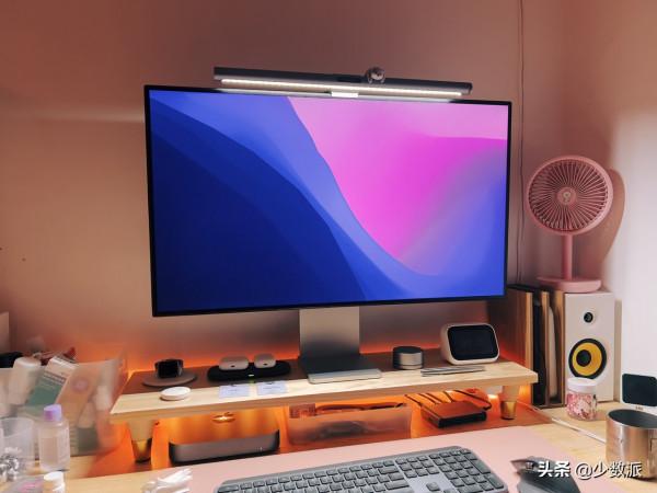 來分享 5 位作者好看又高效的桌面佈置