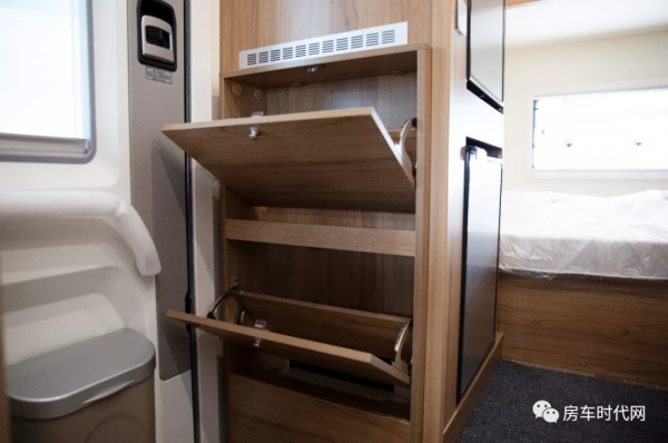 上汽大通MAXUS 生活家V90 大額頭後拓橫床 出行好時節更需智慧隨行