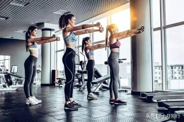 為啥女士進入更年期容易變胖？如何避免這一現象，保持輕盈的體態