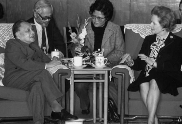 鄧小平談接收香港方案：如有阻礙迴歸的事情發生，部隊直接開進去