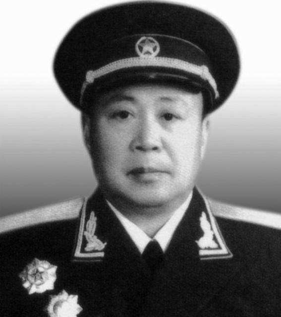 這位軍區副司令，榮獲三枚一級勳章，卻為何僅被授予大校軍銜？