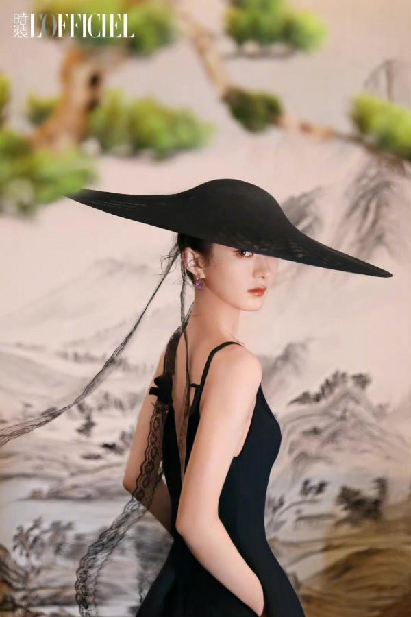 趙麗穎最新國風造型徹底封神!穿一身黑穿越古今,時尚感徹底開掛 趙麗穎最新國風造型徹底封神!穿一身黑穿越古今,時尚感徹底開掛